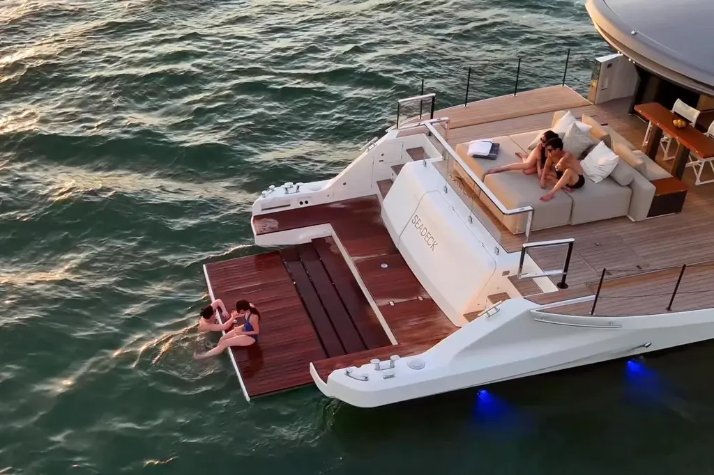 2025 Azimut Seadeck 7 Yacht For Sale in Singapore 2025 Azimut Seadeck 7 Yacht For Sale in Singapore