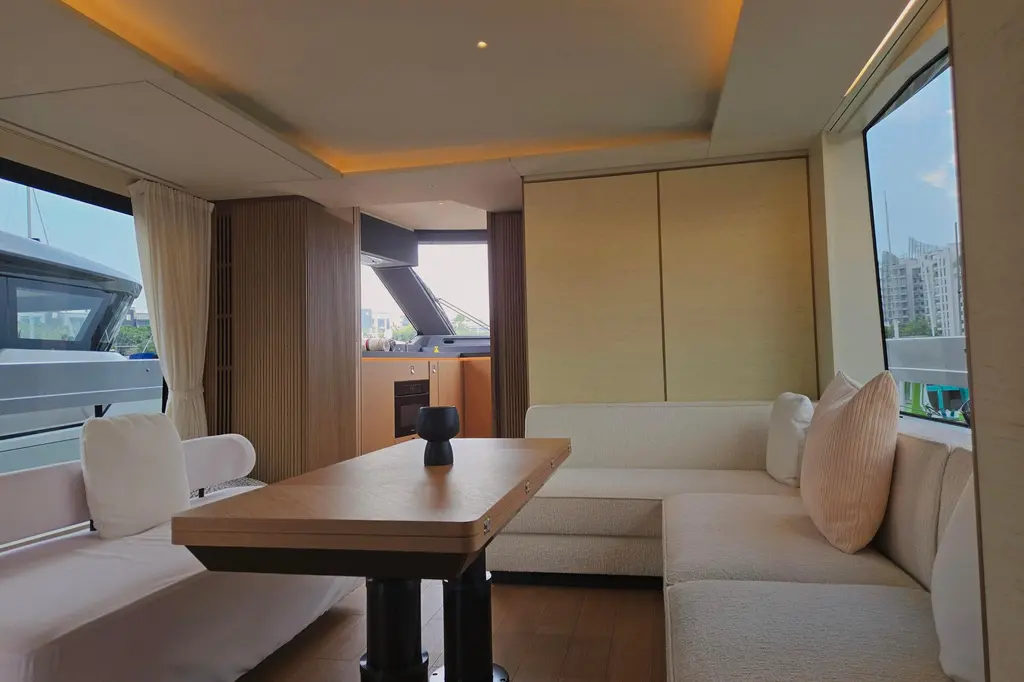 2025 Azimut Seadeck 7 Yacht For Sale in Singapore 2025 Azimut Seadeck 7 Yacht For Sale in Singapore
