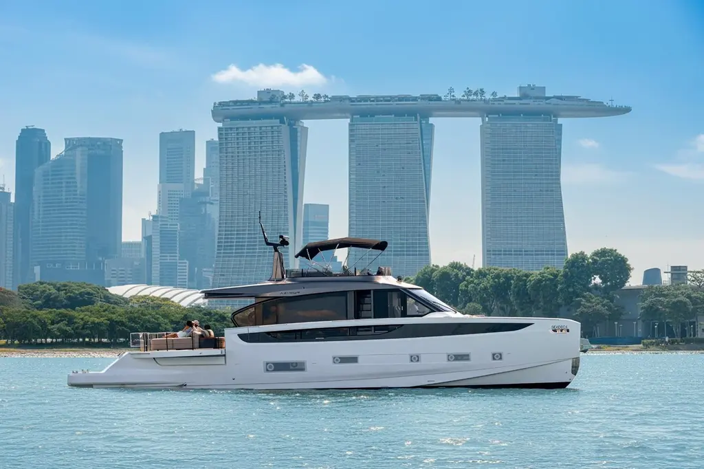 2025 Azimut Seadeck 7 Yacht For Sale in Singapore 2025 Azimut Seadeck 7 Yacht For Sale in Singapore