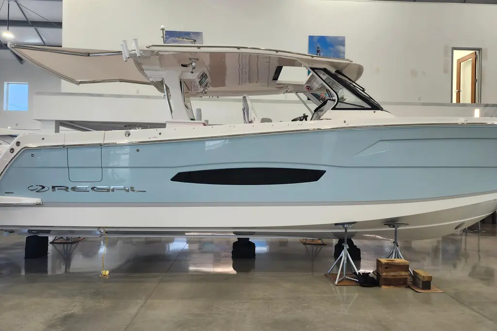  2026 Regal 38 SAV Yacht For Sale in Pasadena MD