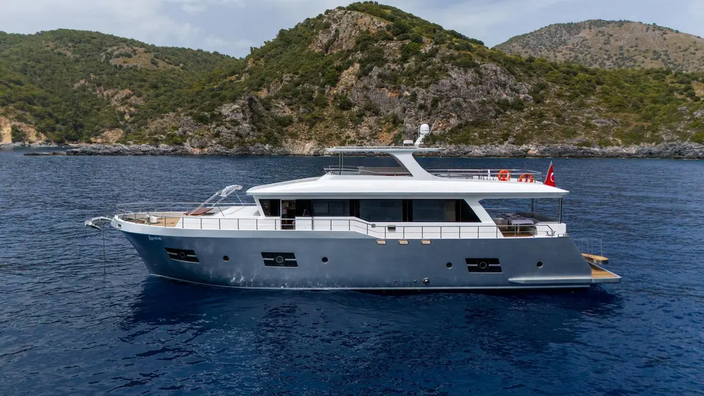 2024 custom 27m trawler mula for sale