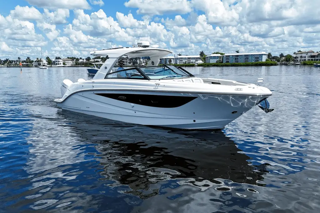 2025 Sea Ray SLX 400 Outboard Yacht For Sale in Naples FL 2025 Sea Ray SLX 400 Outboard Yacht For Sale in Naples FL