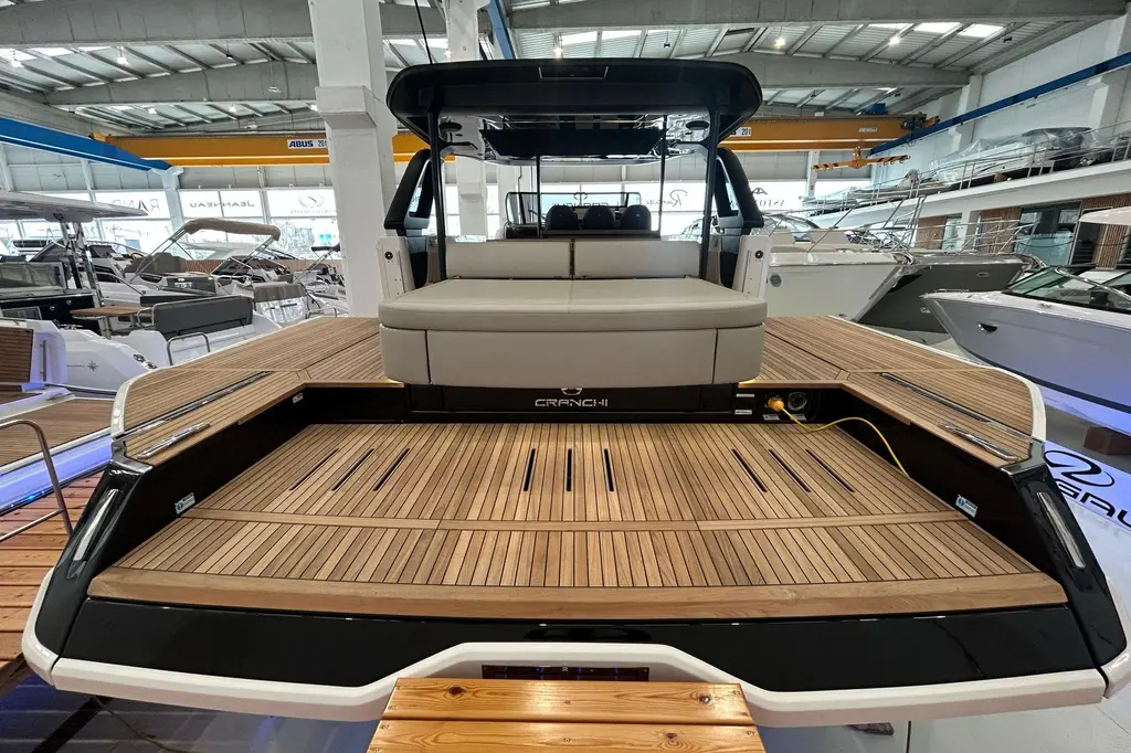 2024 Cranchi A46 Luxury Tender Yacht For Sale in Empuriabrava ES-GI 2024 Cranchi A46 Luxury Tender Yacht For Sale in Empuriabrava ES-GI
