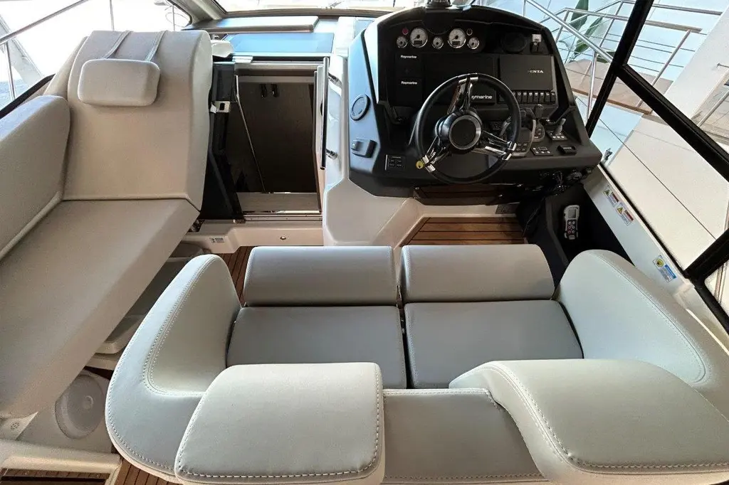 2025 Cranchi M44HT Yacht For Sale in Empuriabrava ES-GI 2025 Cranchi M44HT Yacht For Sale in Empuriabrava ES-GI