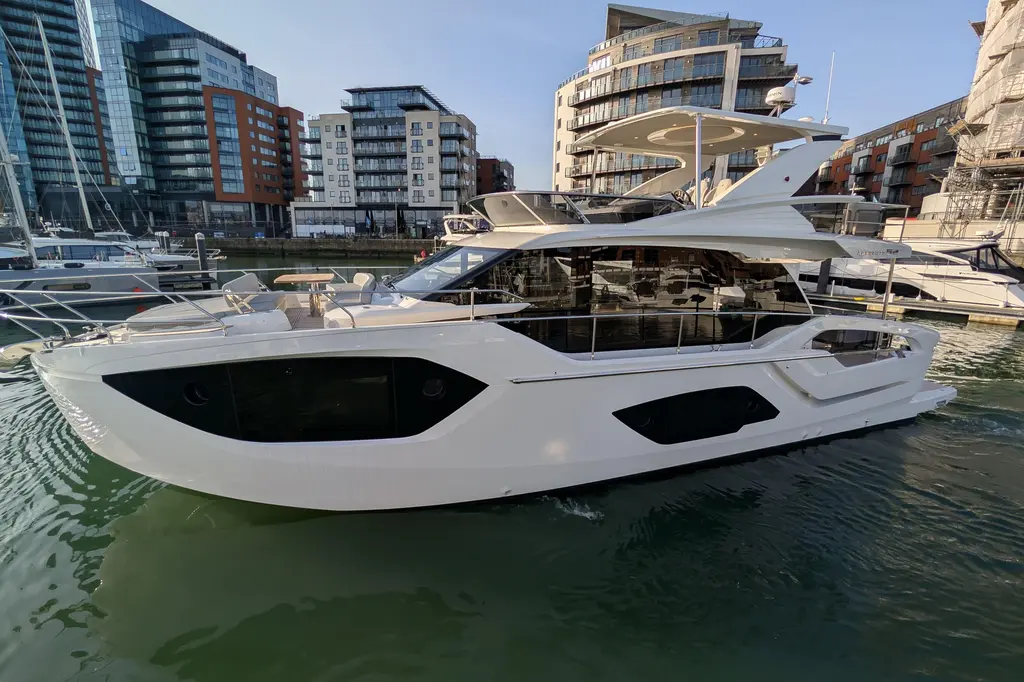 2025 Absolute Yachts 52 Fly Yacht For Sale in Southampton E19 2025 Absolute Yachts 52 Fly Yacht For Sale in Southampton E19