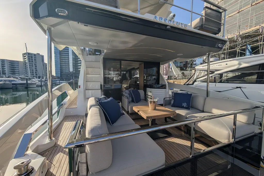 2025 Absolute Yachts 52 Fly Yacht For Sale in Southampton E19 2025 Absolute Yachts 52 Fly Yacht For Sale in Southampton E19