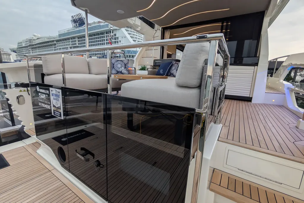 2025 Absolute Yachts 52 Fly Yacht For Sale in Southampton E19 2025 Absolute Yachts 52 Fly Yacht For Sale in Southampton E19