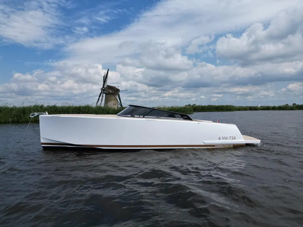 Goldfinger 2024 VanDutch 32 - Diesel Yacht For Sale in Sassenheim Goldfinger 2024 VanDutch 32 - Diesel Yacht For Sale in Sassenheim