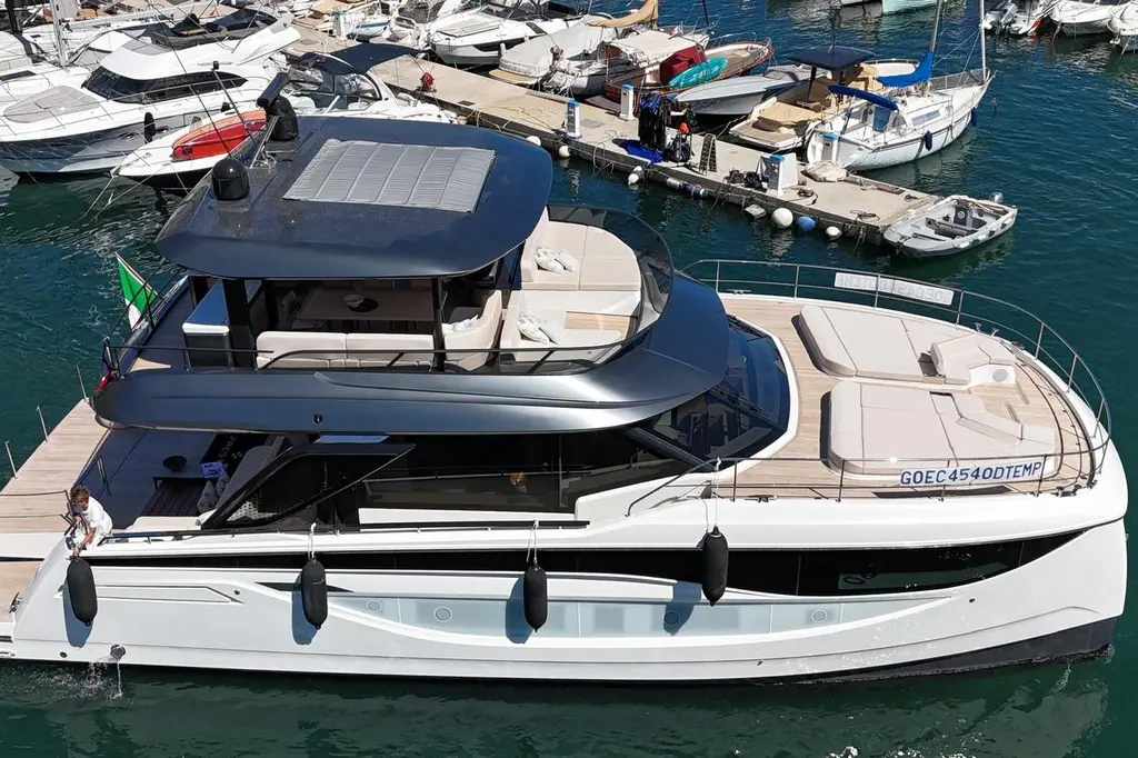 2026 Prestige M7 Yacht For Sale in Hy?res 83 2026 Prestige M7 Yacht For Sale in Hy?res 83