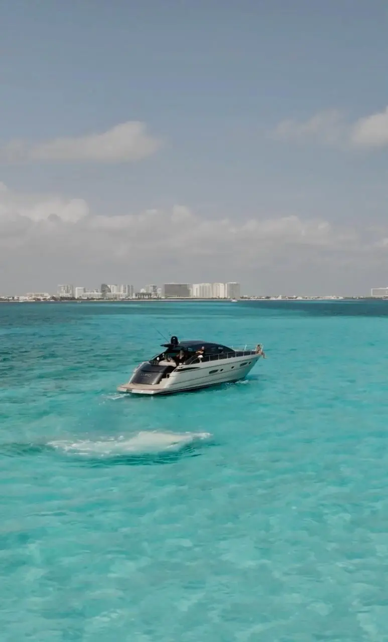 LUPO 2009 Pershing 56 Yacht For Sale in Canc&uacute;n 