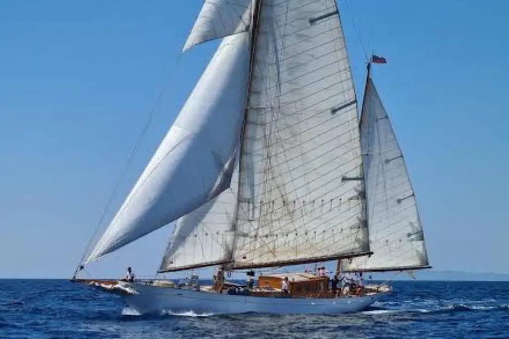 Saharet of Tyre 1933 Camper & Nicholsons classic wooden ketch Yacht For Sale in English Harbour Saharet of Tyre 1933 Camper & Nicholsons classic wooden ketch Yacht For Sale in English Harbour