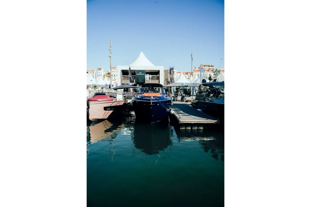 2025 Cranchi A46 Luxury Tender Yacht For Sale in Piantedo IT-SO 2025 Cranchi A46 Luxury Tender Yacht For Sale in Piantedo IT-SO