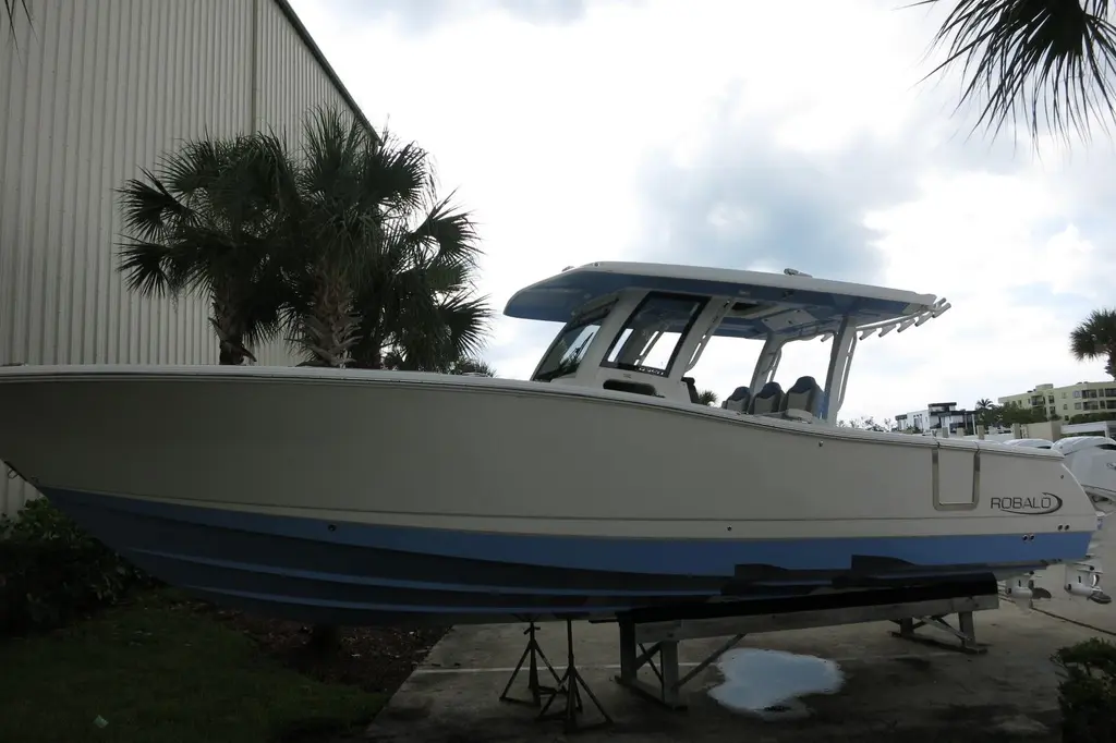 2025 Robalo R360 Center Console Yacht For Sale in Largo FL 2025 Robalo R360 Center Console Yacht For Sale in Largo FL