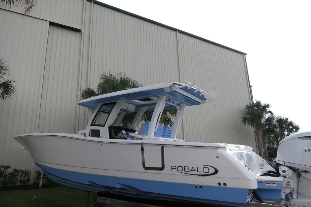 2025 Robalo R360 Center Console Yacht For Sale in Largo FL 2025 Robalo R360 Center Console Yacht For Sale in Largo FL