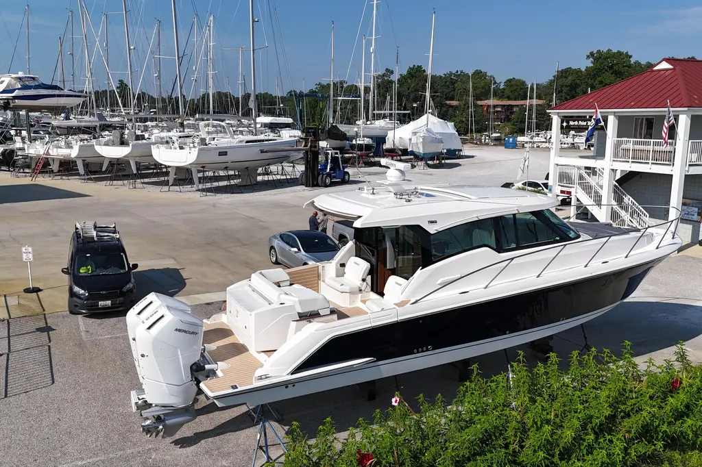 2026 Tiara Yachts 43 LE Yacht For Sale in Annapolis MD 2026 Tiara Yachts 43 LE Yacht For Sale in Annapolis MD
