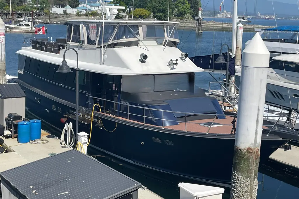 1985 Hatteras 82 Convertible Yacht For Sale in Vancouver BC 1985 Hatteras 82 Convertible Yacht For Sale in Vancouver BC