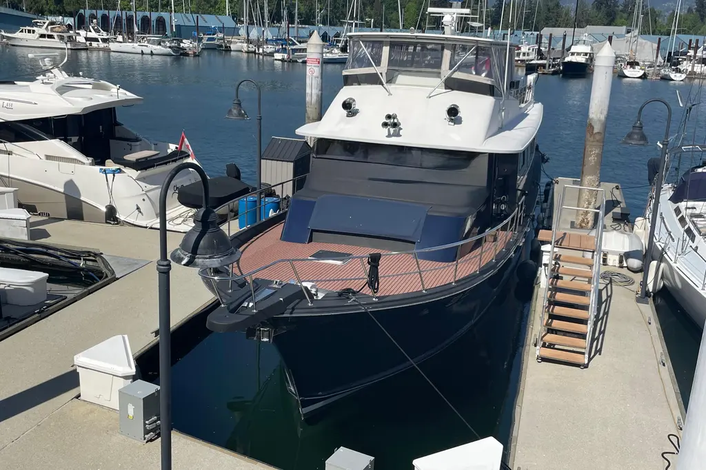 1985 Hatteras 82 Convertible Yacht For Sale in Vancouver BC 1985 Hatteras 82 Convertible Yacht For Sale in Vancouver BC