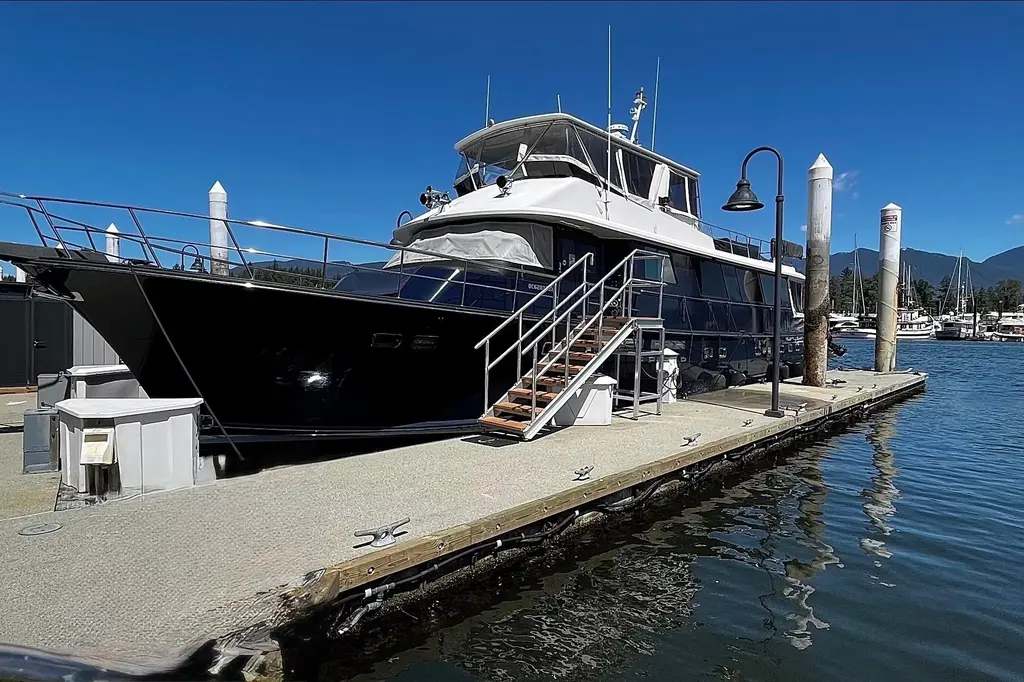 1985 hatteras 82 convertible vancouver bc for sale
