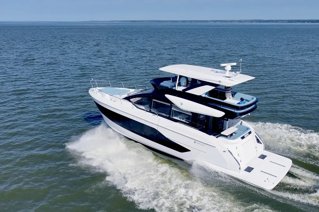  2026 Cruisers Yachts 57 Fly Yacht For Sale in Wisconsin Dells WI