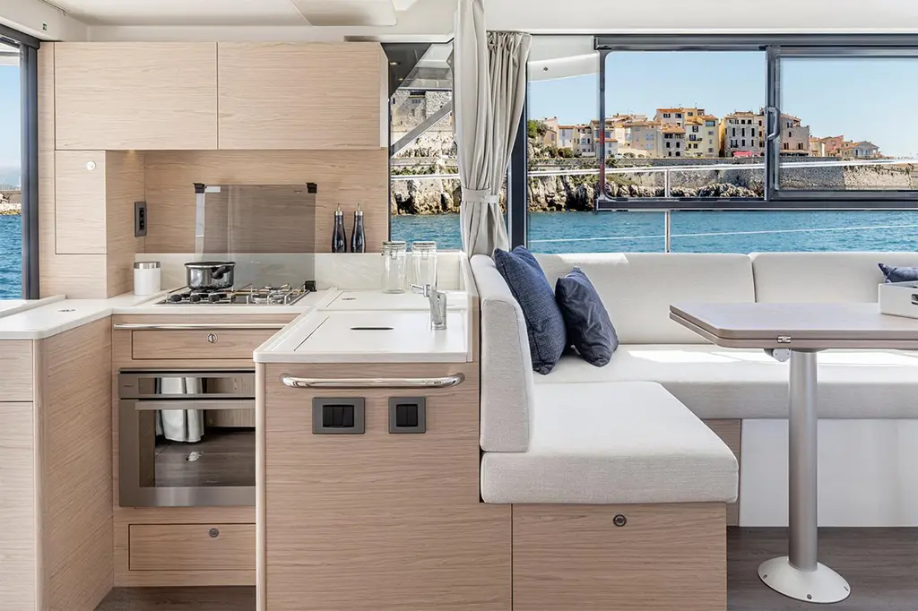  2026 Beneteau Swift Trawler 41 Fly Yacht For Sale in Varennes QC
