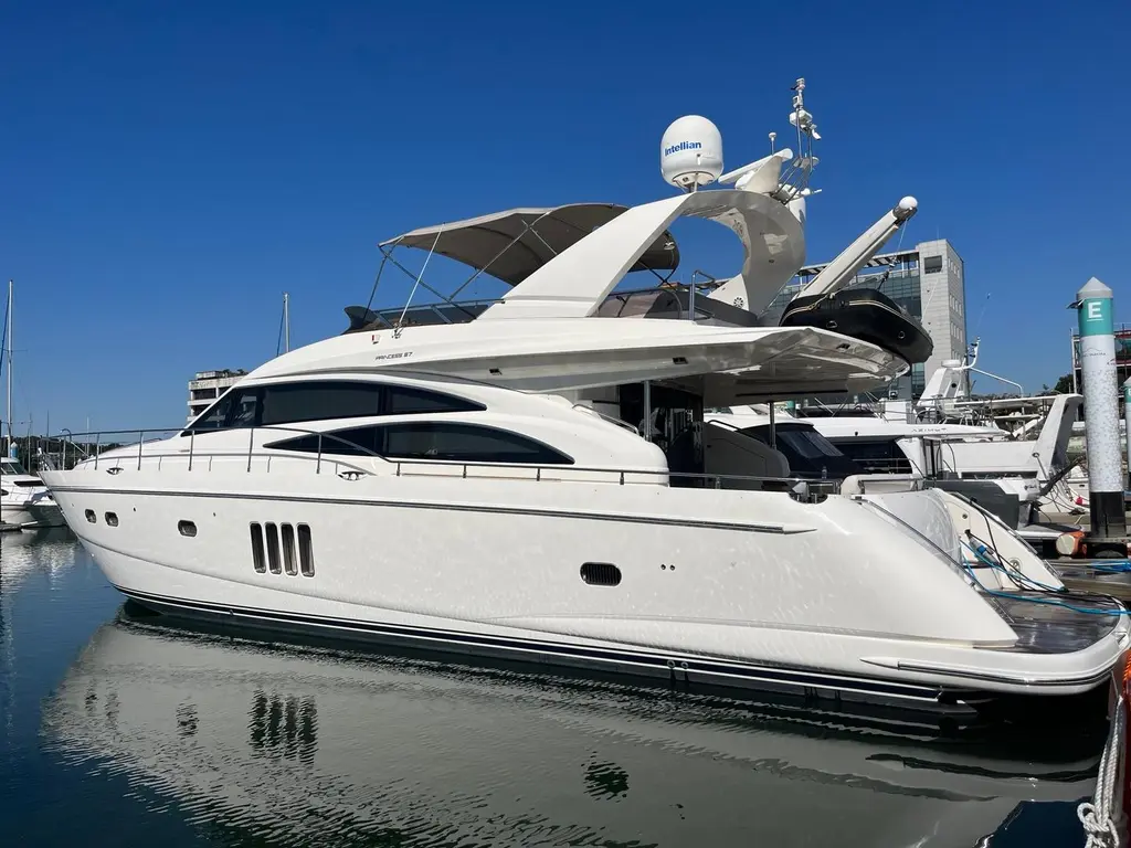 2007 Princess 67 Flybridge Motor Yacht Yacht For Sale in Seoul 2007 Princess 67 Flybridge Motor Yacht Yacht For Sale in Seoul