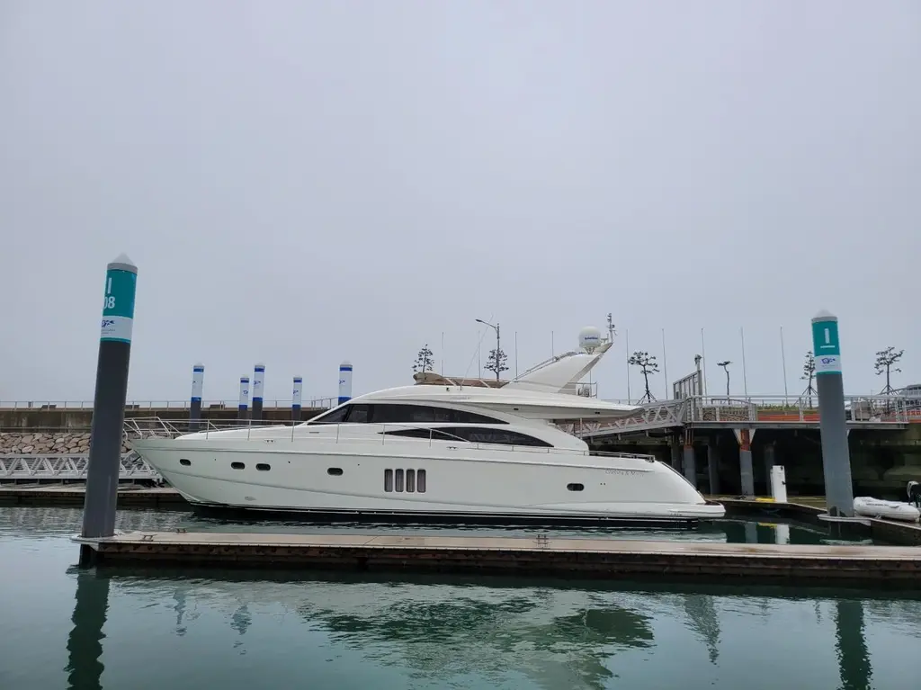 2007 Princess 67 Flybridge Motor Yacht Yacht For Sale in Seoul 2007 Princess 67 Flybridge Motor Yacht Yacht For Sale in Seoul