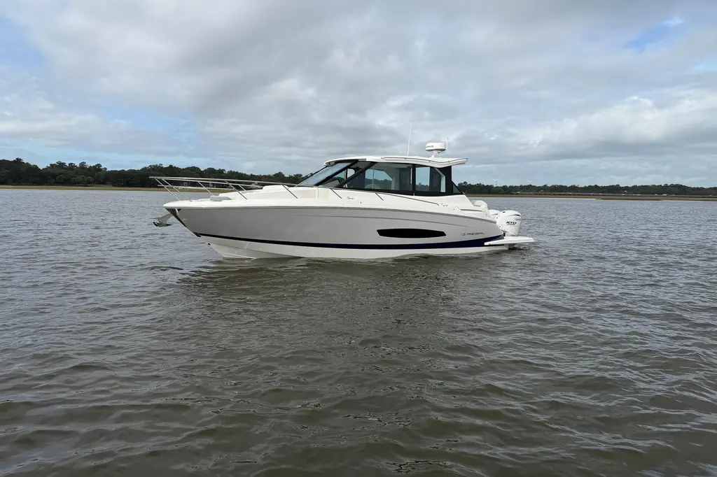 2026 Regal 36 XO Yacht For Sale in North Charleston SC 2026 Regal 36 XO Yacht For Sale in North Charleston SC