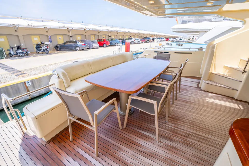 2010 Ferretti Yachts Altura 840 Yacht For Sale in Bodrum 2010 Ferretti Yachts Altura 840 Yacht For Sale in Bodrum