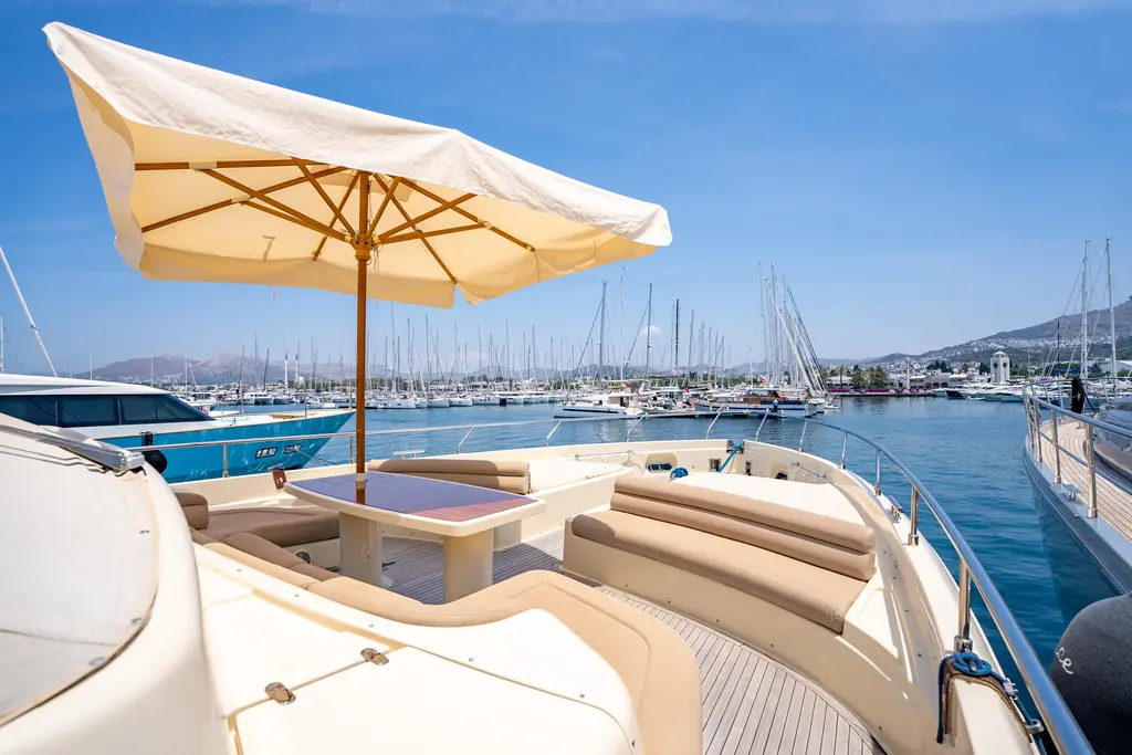 2010 Ferretti Yachts Altura 840 Yacht For Sale in Bodrum 2010 Ferretti Yachts Altura 840 Yacht For Sale in Bodrum