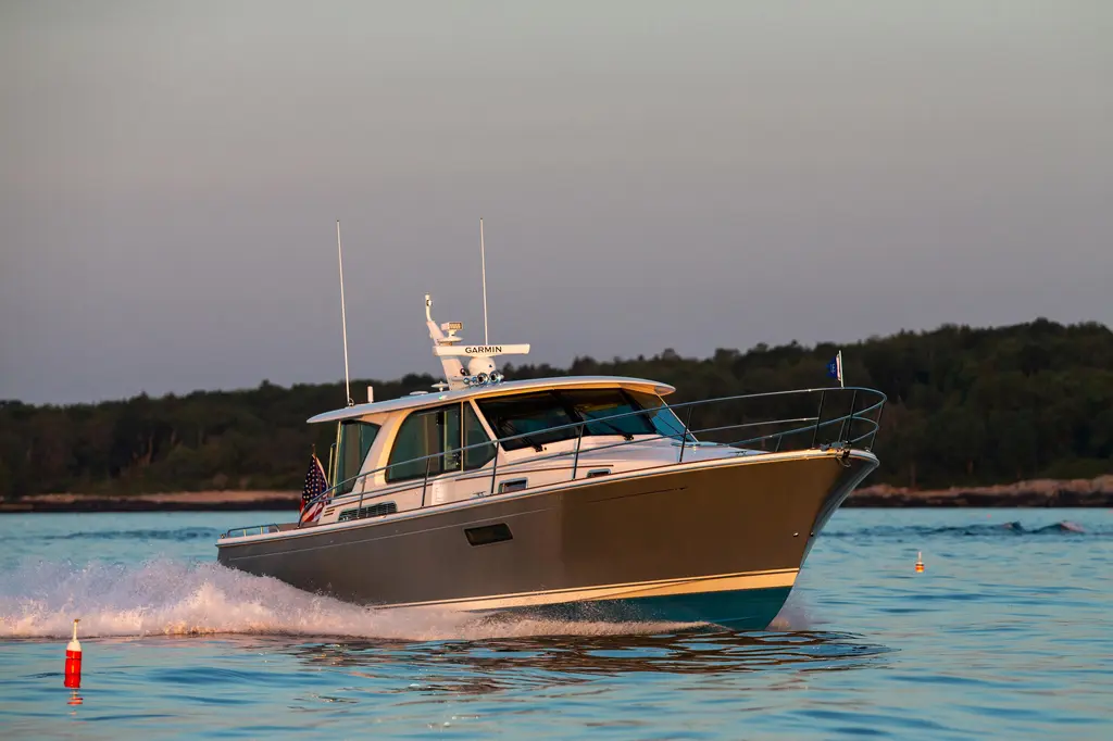 CALL FOR AVAILABILITY 2027 Sabre 43 Salon Express Yacht For Sale in North Weymouth MA