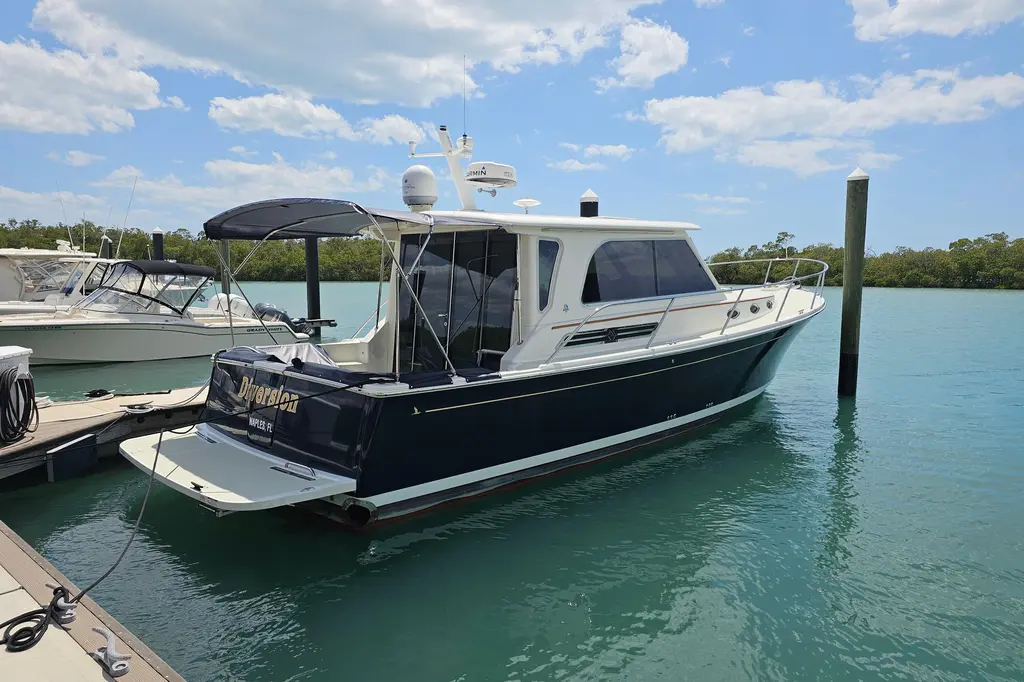 Diversion 2016 Back Cove 37 Yacht For Sale in Naples FL