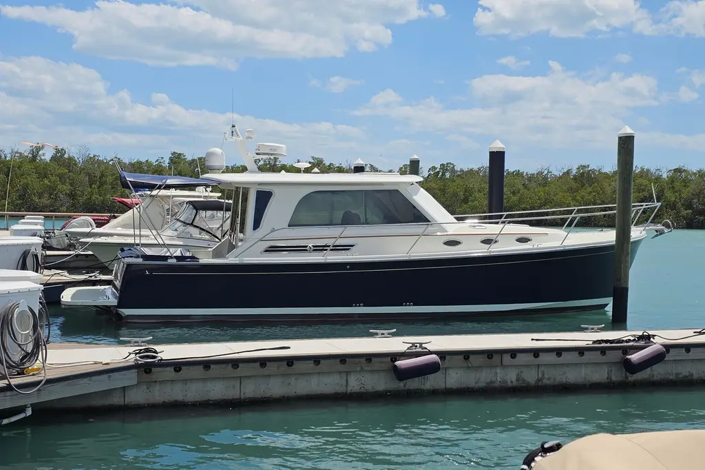 Diversion 2016 Back Cove 37 Yacht For Sale in Naples FL
