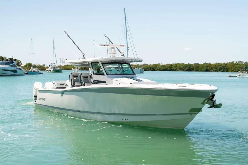  2024 Blackfin 400 CC Yacht For Sale in West Palm Beach FL