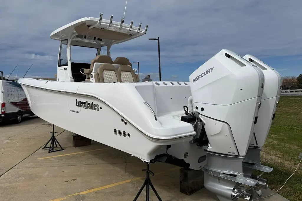 2026 Everglades 315 Center Console Yacht For Sale in Chester MD 2026 Everglades 315 Center Console Yacht For Sale in Chester MD