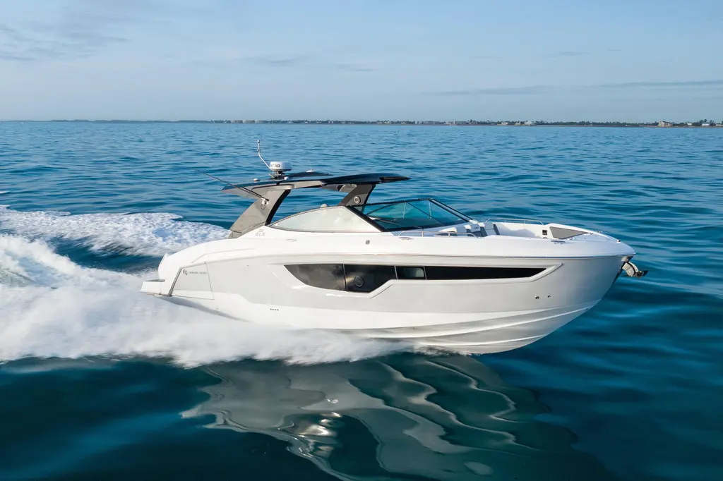 2026 Cruisers Yachts 38 GLS OB Yacht For Sale in Wisconsin Dells WI 2026 Cruisers Yachts 38 GLS OB Yacht For Sale in Wisconsin Dells WI