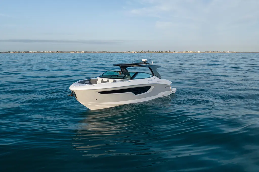 2026 Cruisers Yachts 38 GLS OB Yacht For Sale in Wisconsin Dells WI 2026 Cruisers Yachts 38 GLS OB Yacht For Sale in Wisconsin Dells WI