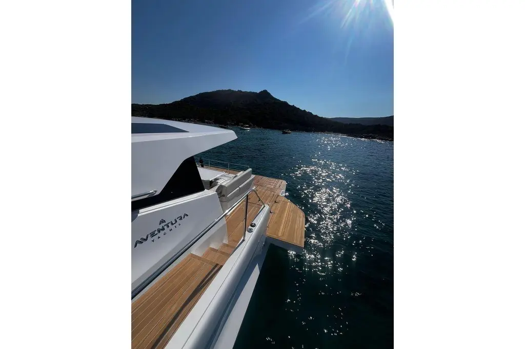 2026 Aventura 38 MY SEDAN Yacht For Sale in La Rochelle 17 2026 Aventura 38 MY SEDAN Yacht For Sale in La Rochelle 17