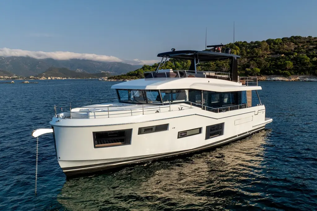  2027 Beneteau Grand Trawler 63 Yacht For Sale in South Dartmouth MA