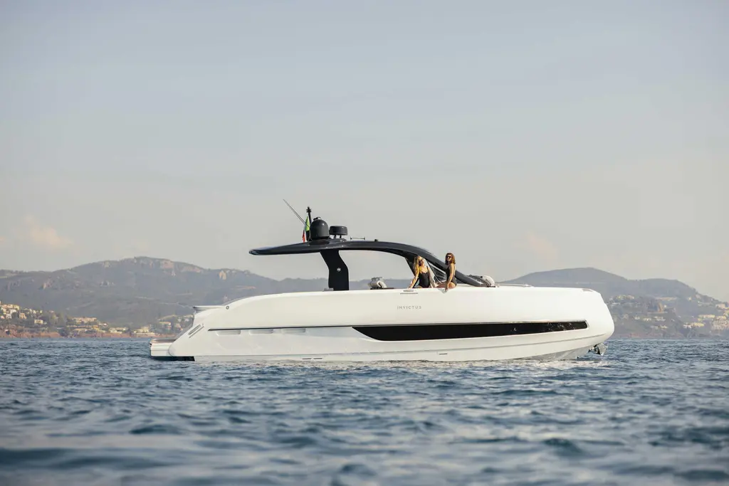  2026 Invictus TT420 Yacht For Sale in Beaulieu-sur-Mer 06