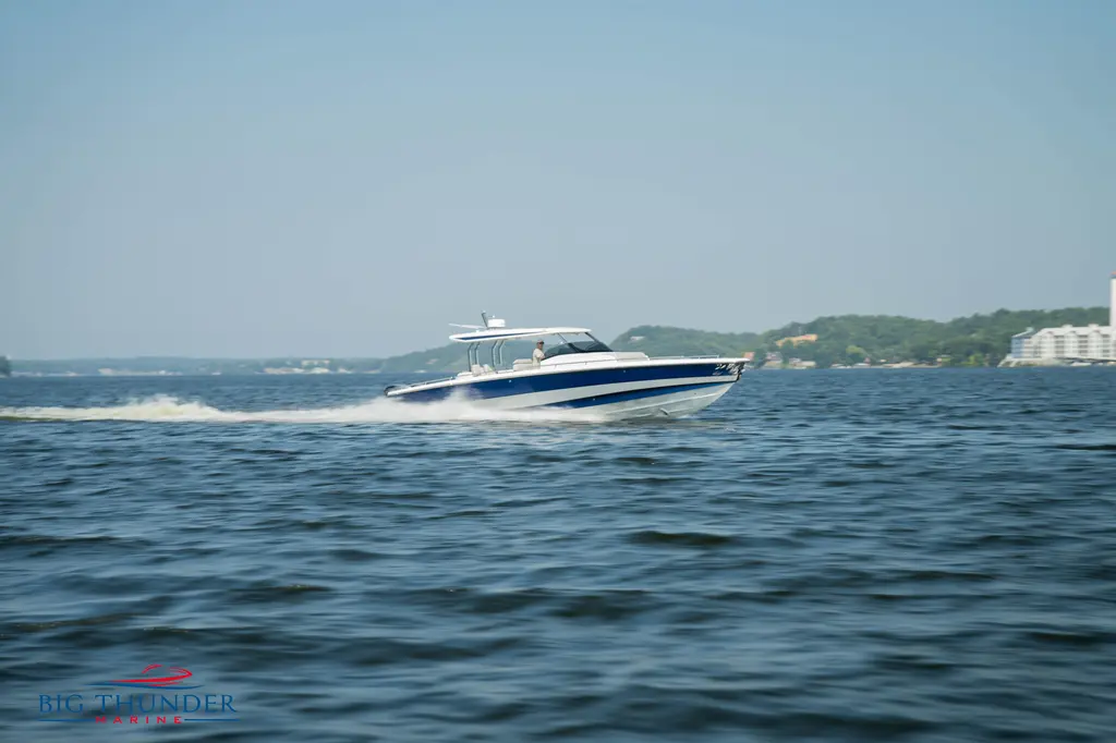  2024  12 Yacht For Sale in Lake Ozark MO