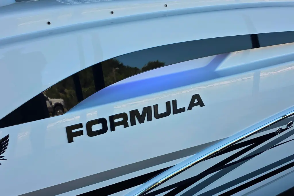 2026 Formula 350 Crossover Bowrider I/O Yacht For Sale in Strawn TX 2026 Formula 350 Crossover Bowrider I/O Yacht For Sale in Strawn TX