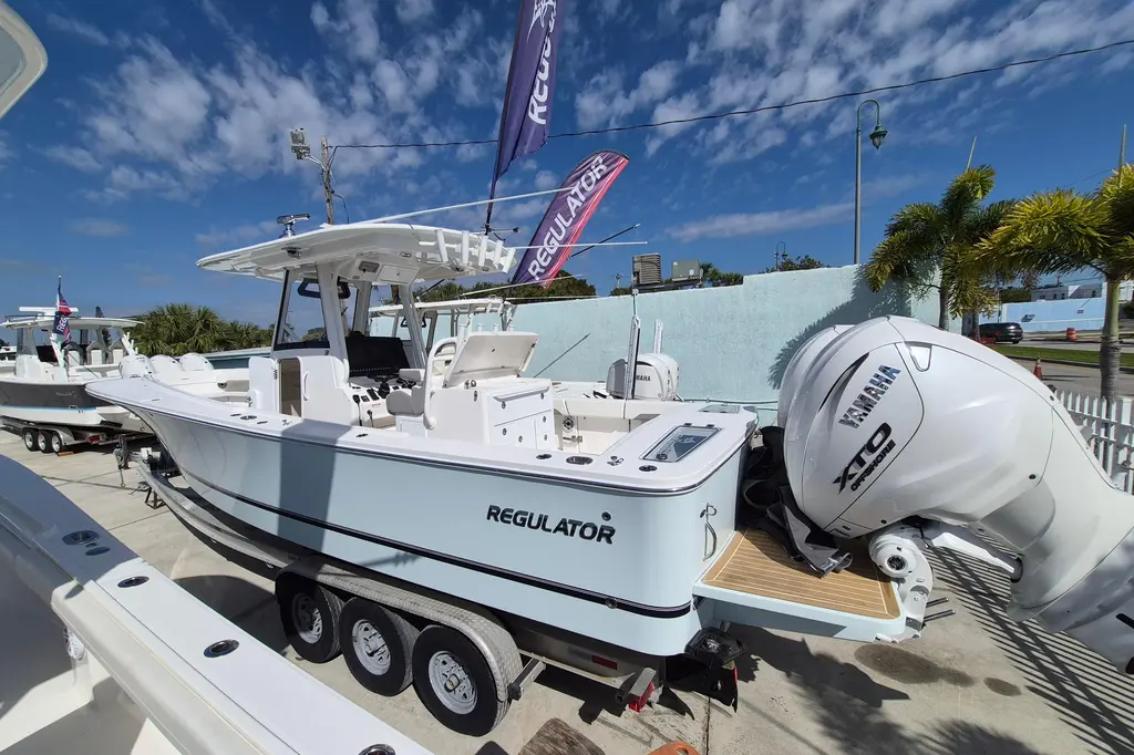 31-410 2026 Regulator 31 Yacht For Sale in Riviera Beach FL 31-410 2026 Regulator 31 Yacht For Sale in Riviera Beach FL