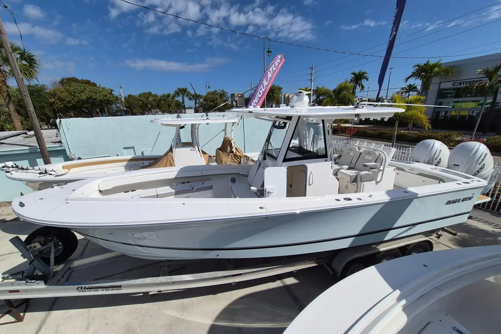 31-410 2026 Regulator 31 Yacht For Sale in Riviera Beach FL 31-410 2026 Regulator 31 Yacht For Sale in Riviera Beach FL