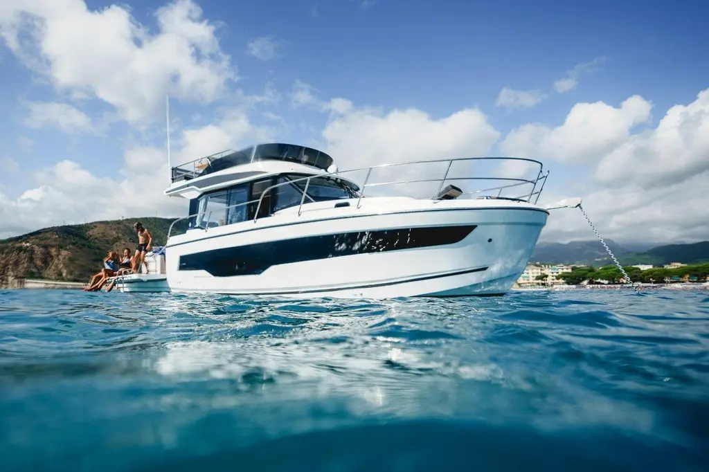 2027 Jeanneau NC 1095 Fly Series 2 Yacht For Sale in Chicago IL 2027 Jeanneau NC 1095 Fly Series 2 Yacht For Sale in Chicago IL