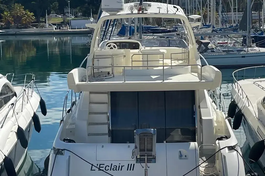 2007 Azimut 62E Yacht For Sale in Saint-Tropez 83 2007 Azimut 62E Yacht For Sale in Saint-Tropez 83