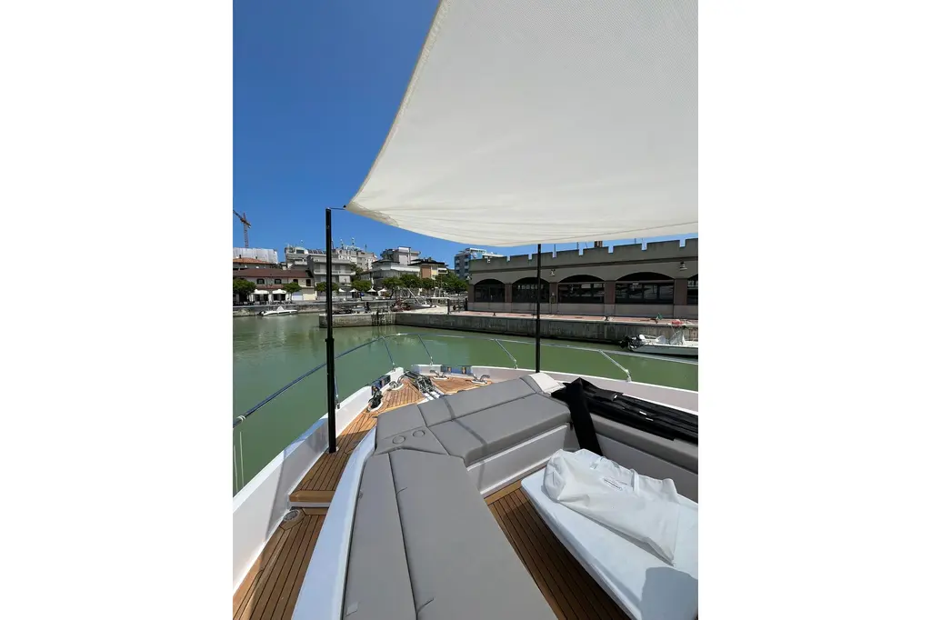 2025 Ferretti Yachts 860 Yacht For Sale in Naples IT-NA 2025 Ferretti Yachts 860 Yacht For Sale in Naples IT-NA