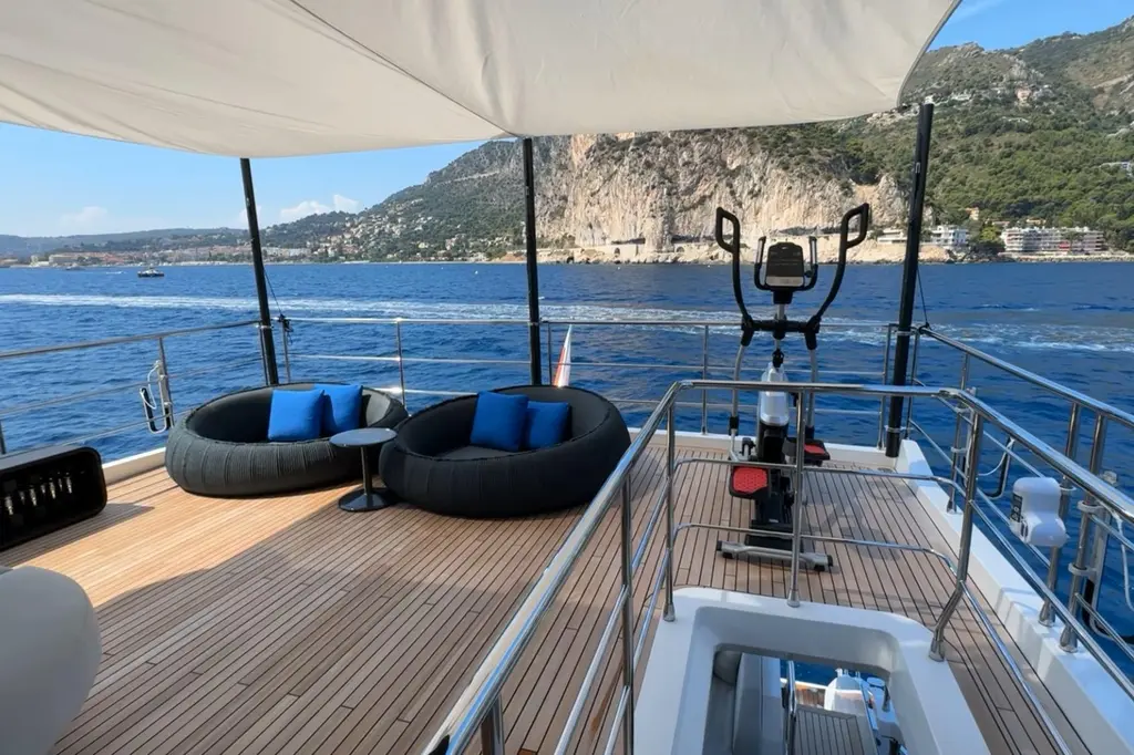 CHILLIN' 2020 Azimut Grande 27M Yacht For Sale in Monaco CHILLIN' 2020 Azimut Grande 27M Yacht For Sale in Monaco