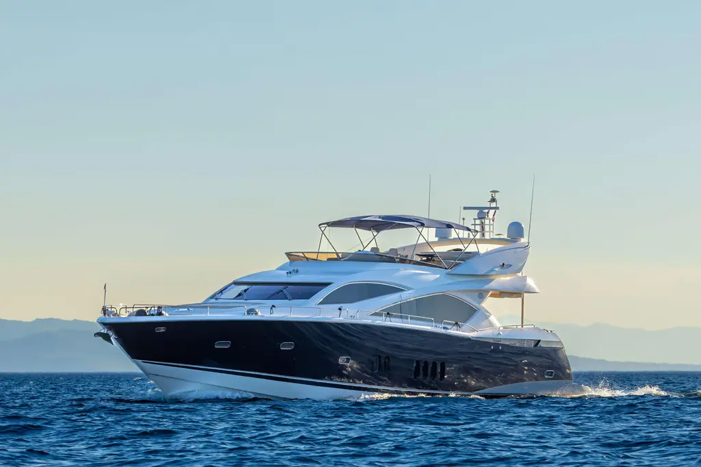 SHANTI 2007 Sunseeker 82 Yacht Yacht For Sale in Elliniko SHANTI 2007 Sunseeker 82 Yacht Yacht For Sale in Elliniko