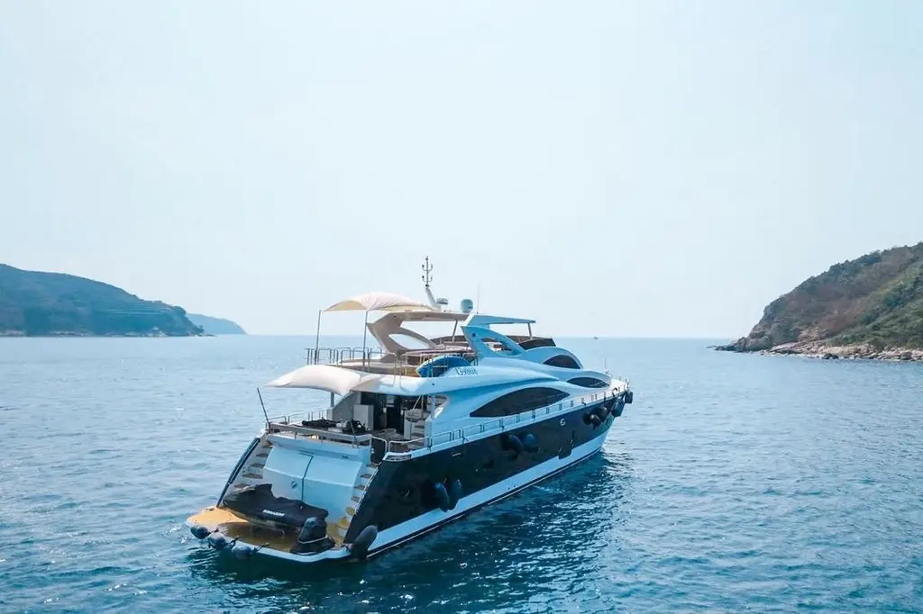2010 98 Yacht For Sale in Hong Kong 2010 98 Yacht For Sale in Hong Kong