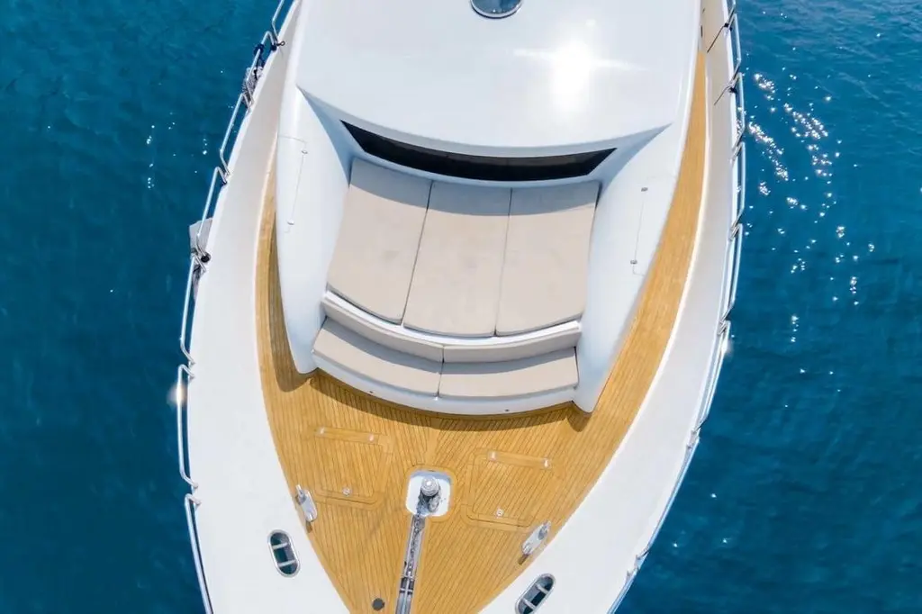 2010 98 Yacht For Sale in Hong Kong 2010 98 Yacht For Sale in Hong Kong